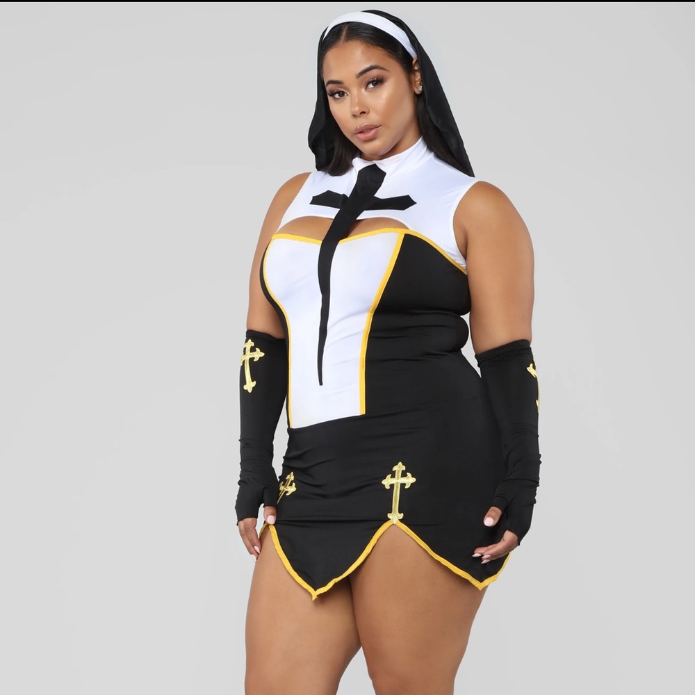 Sexy nun Halloween costume